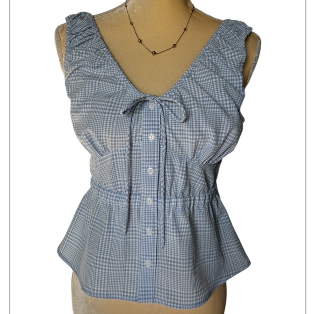 ASTR LIGHT BLUE AND WHITE GINGHAM TOP SIZE M MEDIUM